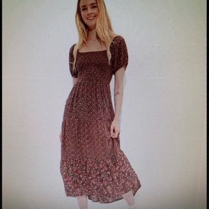 MISSES AMERICAN EAGLE SMOCKED PUFF SLEEVE MIDI DRESS Size Medium